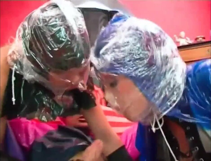 Absolute BDSM films - The original: Humilhante foda lambendo beijos, boca enrolada em papel alumínio