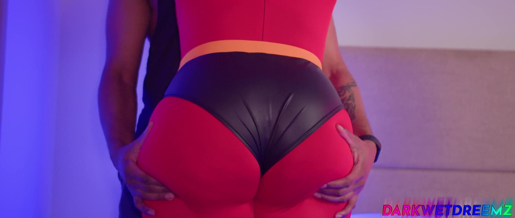 Dark Wet Dreemz: Mrs Incredible ki ghar par chudaee nahin ho rahi hai