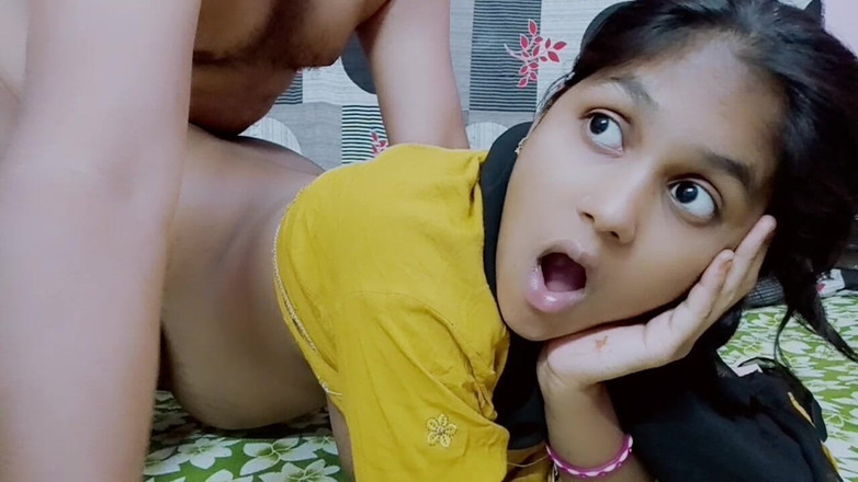 Couplemastiii: Indická kráska poprvé šuká do kundičky