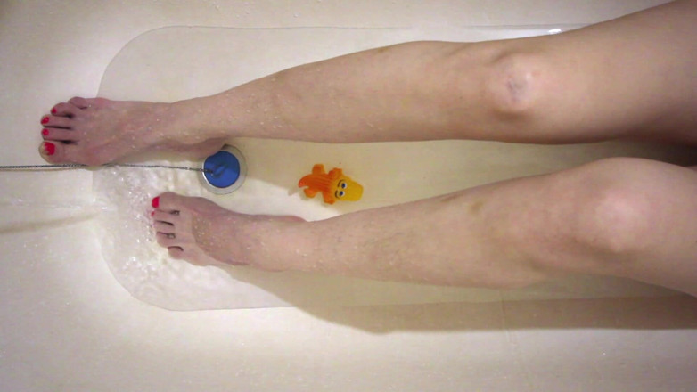 Hairypussyangel: Sexy legs in the bath, footjob and handjob