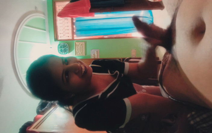 Hot Sis: Zum ersten mal fickte ich meine freundin im hotelzimmer desi...