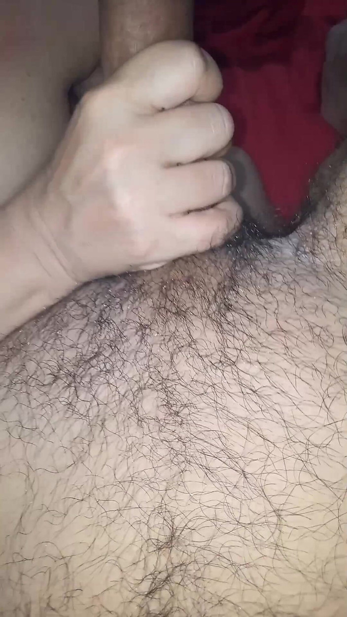 Manywka: Jej przyrodni brat wszedł do niej nago pod przykryciem