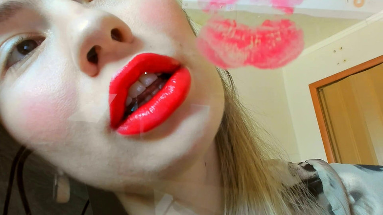 Rarible Diamond: Bạn dưới đôi môi đỏ của tôi