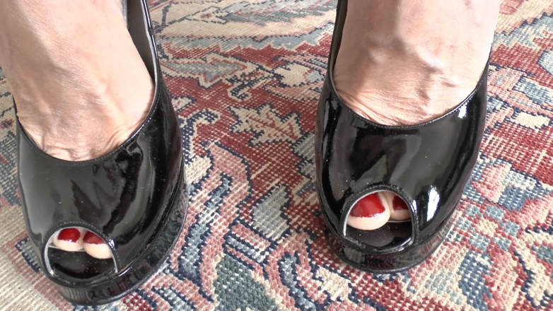 Lady Victoria Valente: High-heel Goddess Shows off Her Sexy Black Patent Peep-toe High...