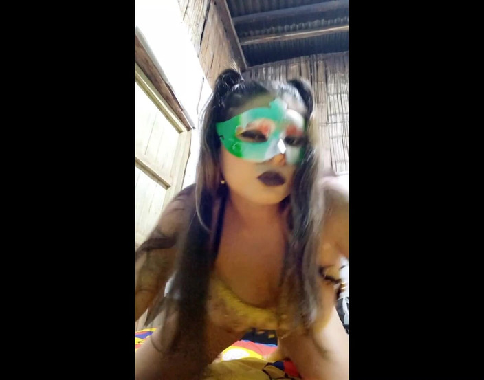 Martin13: Il miglior porno latino! la figliastra seduce il suo patrigno...