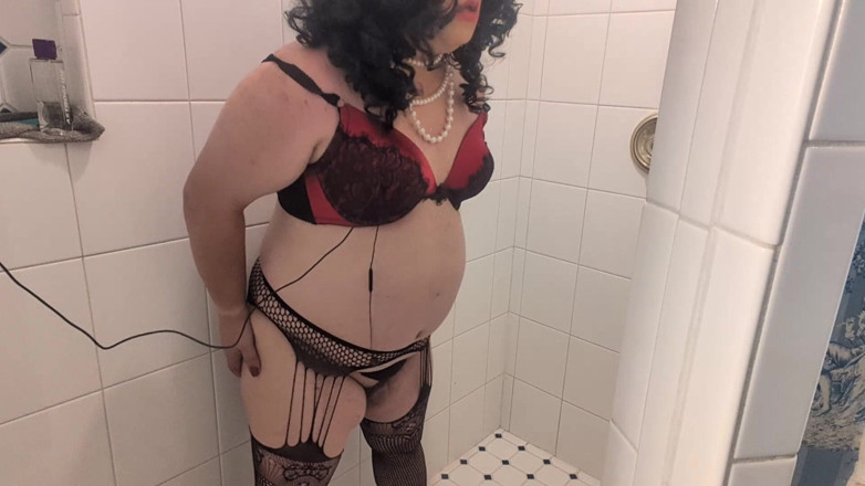Tongue Lashor 69: Shower Time 02
