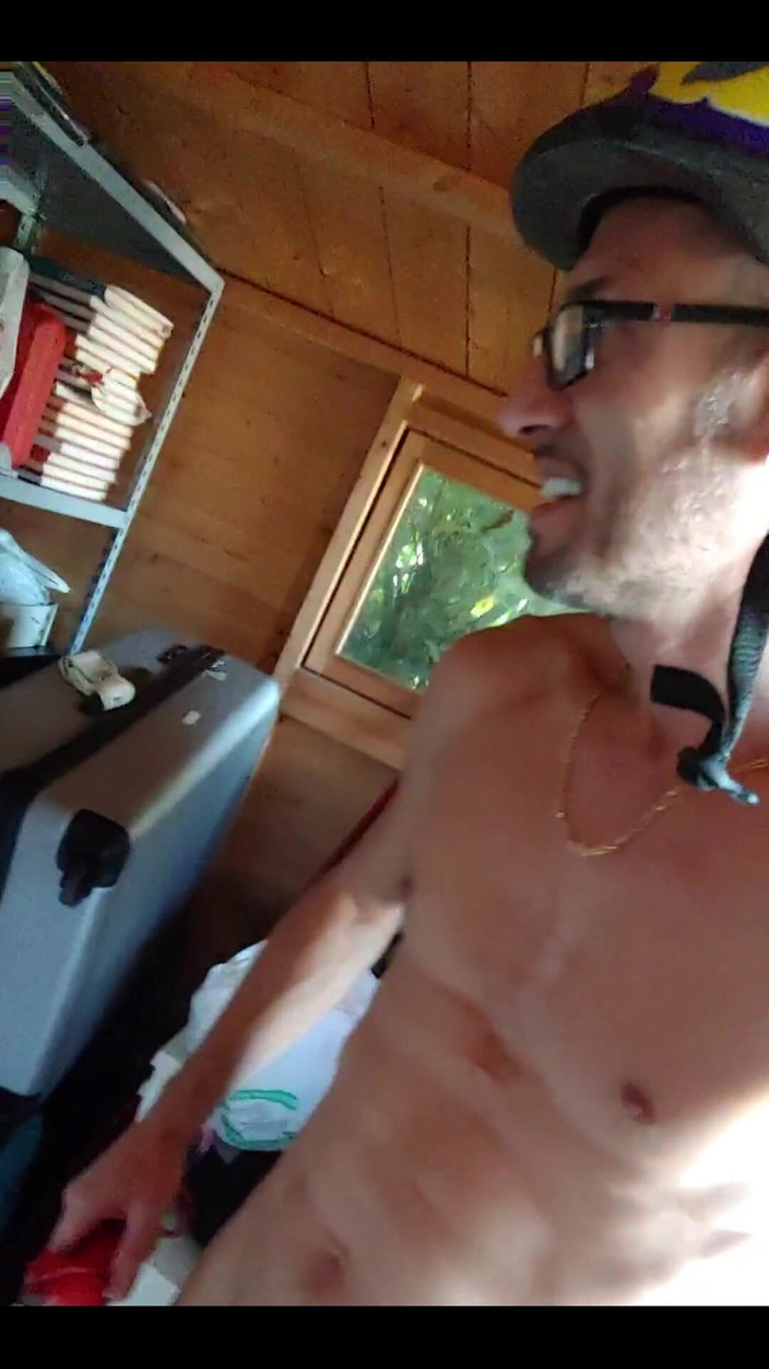 Boy jerking off: Malá oprava