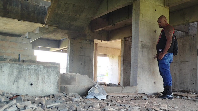 TheBlacKHunterr: Šel jsem se vyčůrat na staveniště a měl jsem chuť...