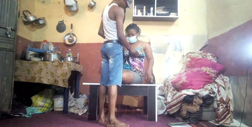 Honey hole: Cynthia की उसके छात्रावास के कमरे में चुदाई