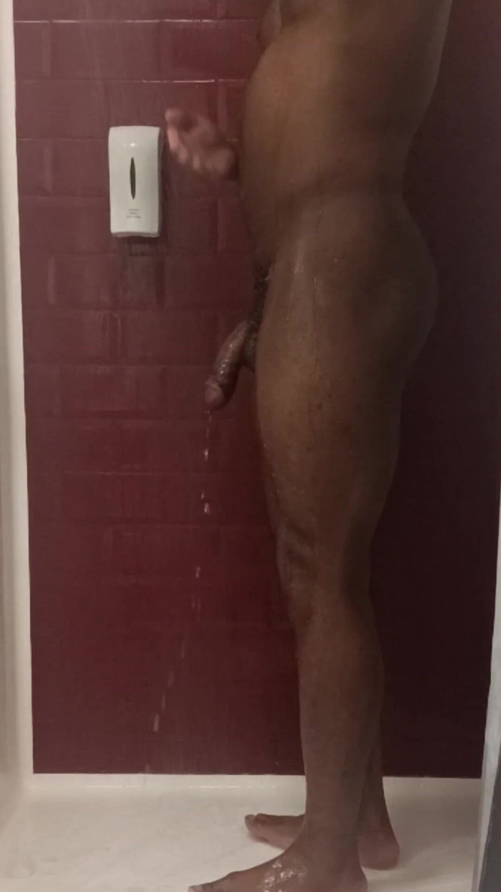 TheBlackManc: Slow Motion Wash in the Shower