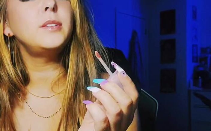 Alli Anderson: Tiktok äter en klubba live