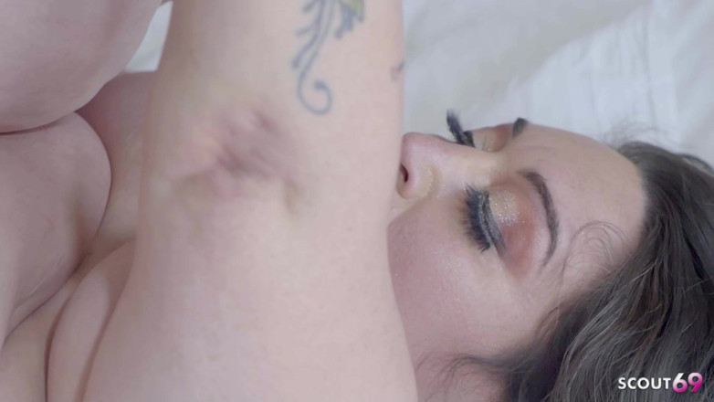 Full porn collection: Kylie BbW, matură extrem de grasă, sedusă și futută de băieți...