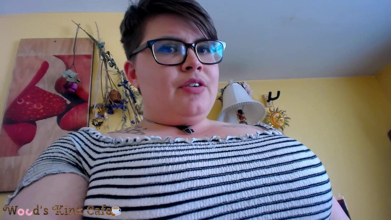 Weird Wood: 뚱뚱하고 몸무게가 큰 Mukbang 유튜버