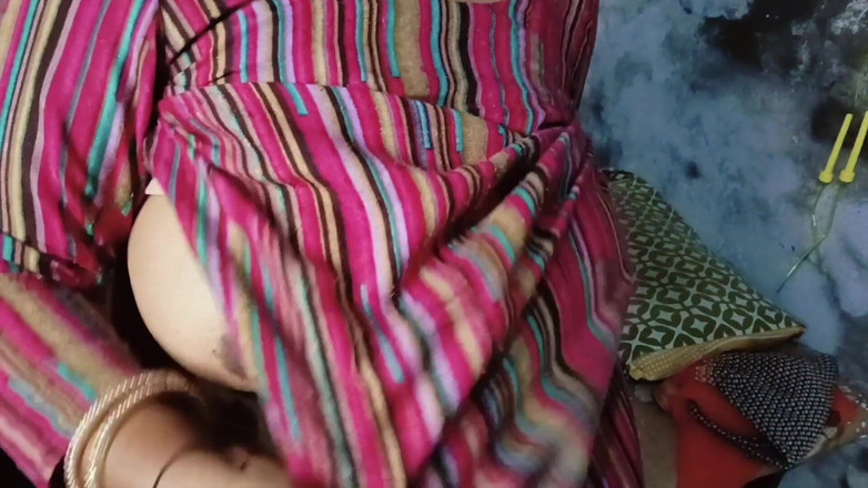 Yourgeeta8899: Aku ngentot istri adik tiriku sambil bugil di kamar saudara...