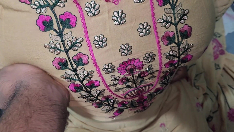 Banglavabi: Il padrone di casa mi ha scopato