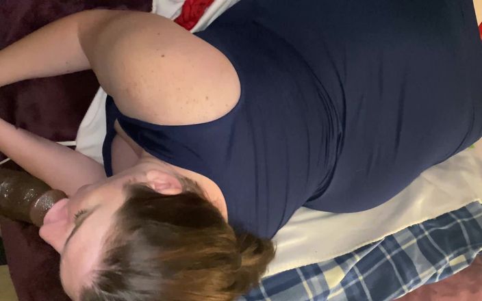 TrotzillaTheGod: Keelgeit sappige Samantha eet een pik van zwarte bulls