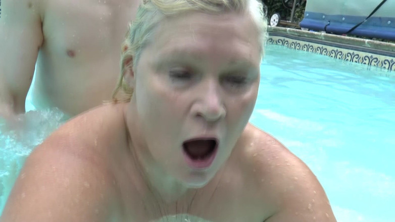 Big Boobs6: Šukání s prsatou sexy ženou v bazénu