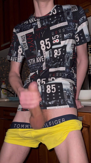 Morflot24: Jag har inte runkat i två dagar igen