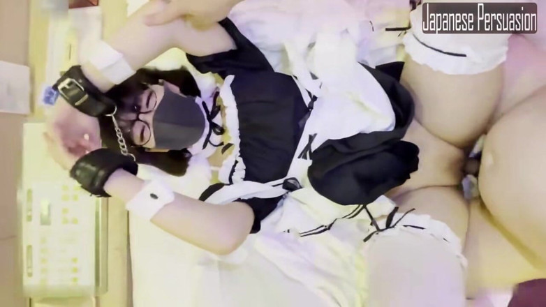 Sky Angel: Devilish Glasses Beauty. Cosplay pembantu rumah membawa kepada sesi intim...