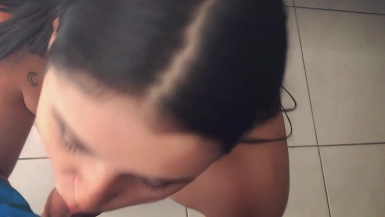 MelanieCaceres: Überbordende latina-MILF fickt hart in allen positionen, bis sie vor...