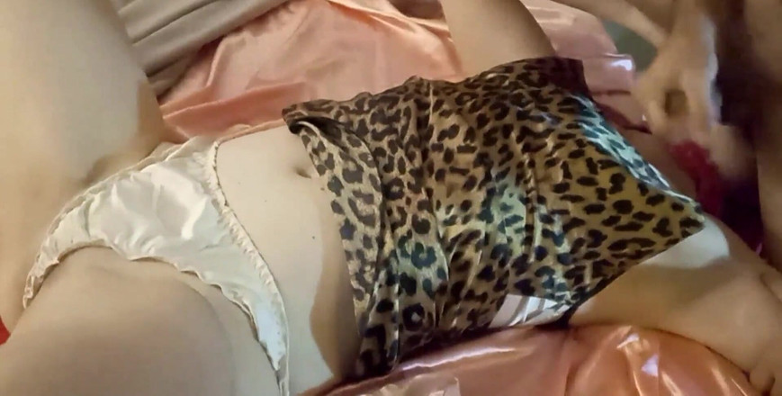 Sexy O2: 1294 (03) - Curvă albă, tanga și corset, pantaloni spandex, tocuri, muie, vedere...