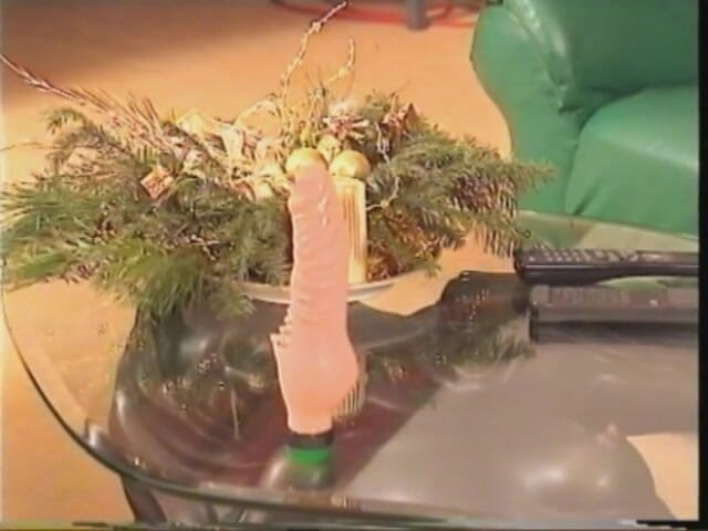 Toy My Pussy: Vintage slut reaches orgasm while pussy toyed
