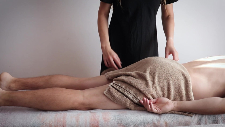 HotCoupleTeam: Chodím na masáže pravidelně, ale tohle je poprvé, co jsem...