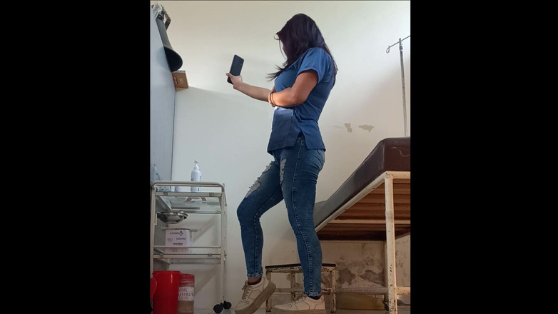 Martin13: Sunt o asistentă medicală și, de asemenea, sunt o curvă