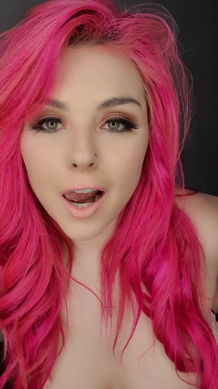 Mandy Foxxx: Si jalang lanun submisif terdesak untuk melayani kaptennya