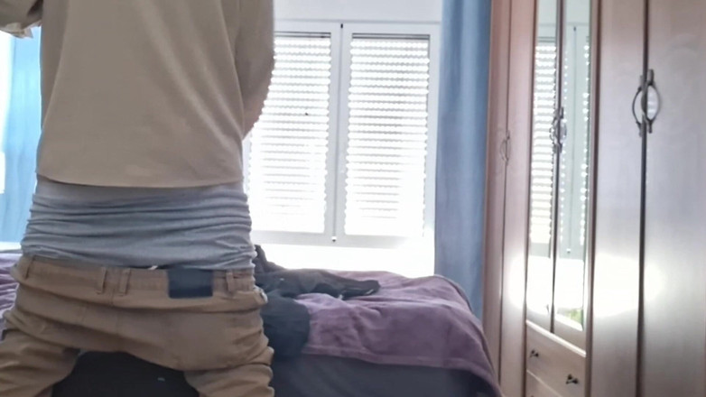 Robyn 3Some: 내 여친의 계부가 삼키고 싶어