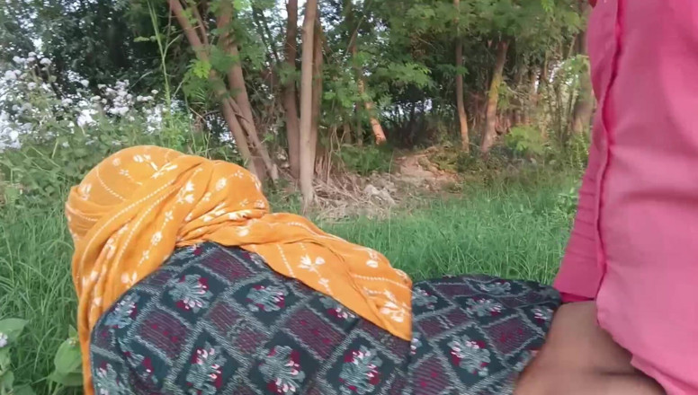 Kavita69: Desi indiana sesso duro all'aperto con ragazza del villaggio nella...