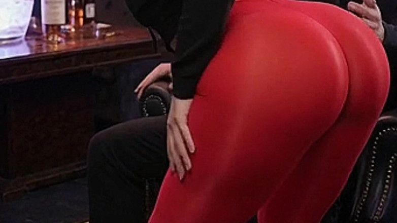 Animate golden: Petite Big Ass Girl Twerking Her Massive Ass