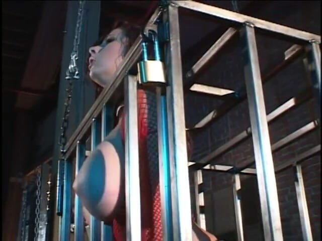 Babe Stars: 男は金庫室で彼の素晴らしい幅の性slavegirlをファック