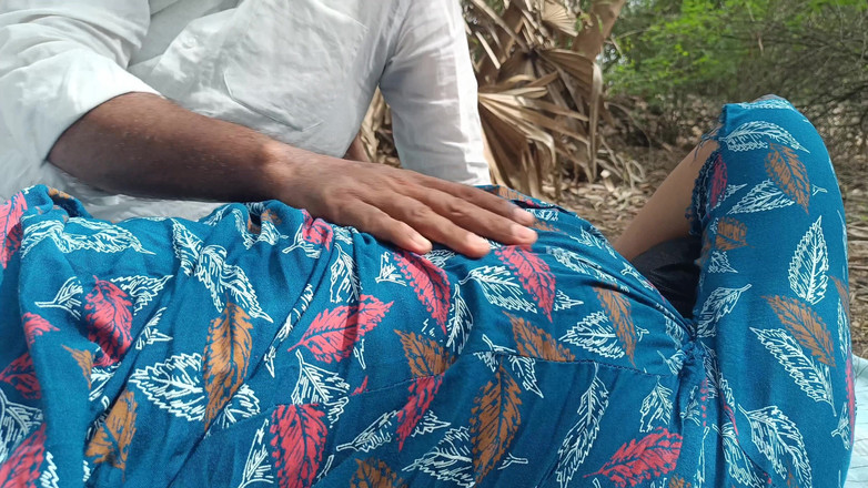 Inba: 離婚したおばさんとの屋外ファック