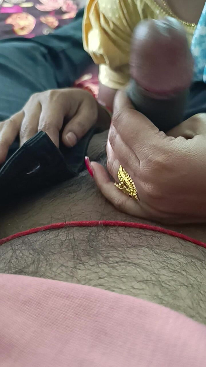 Desigirlsiri: แอทธาและ alludu เย็ดกับ Whail Massage Telugu Voice