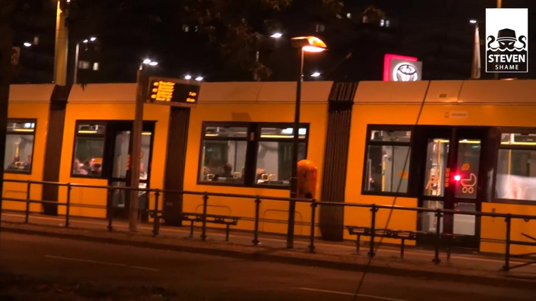 Steven Shame: Sıska orta yaşlı seksi kadın Paris Berlin'de ana yolda sikiliyor (açık...