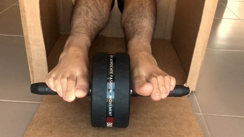 Manlyfoot: Kalender fetish kaki pria oleh temanmu mr manly foot day 2