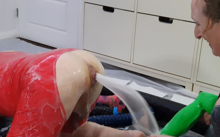 Spike Essex: Zabawa ze Slime Lube i Dużymi Wibratorami w brodziku