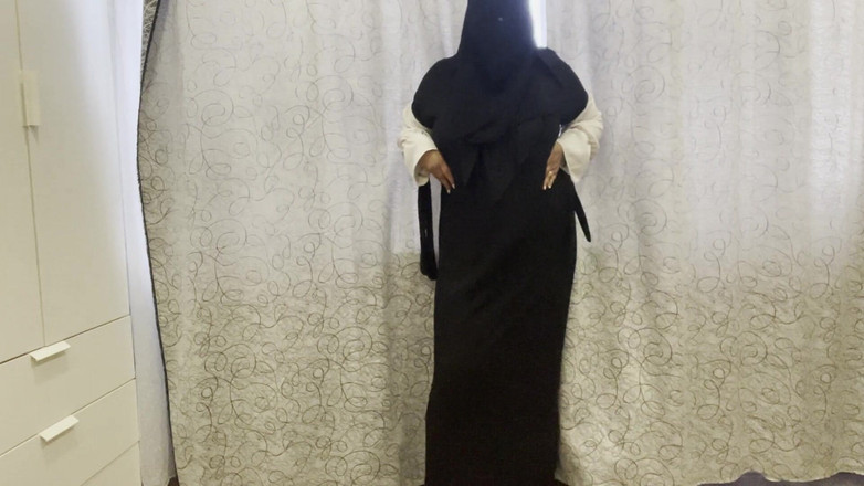 Lux Eva: Marroquina meia-irmã em meia-calça sem calcinha