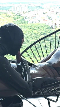 Buổi làm việc nóng bỏng trên ghế dây, đầy đủ - Alex Latex