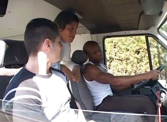 Bad Boyz: Підберіть для анального траху втрьох