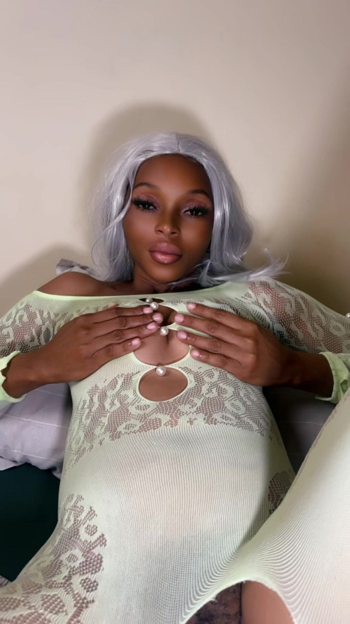 Seductive Fatuma: This Pussy Wants so Vitamin D