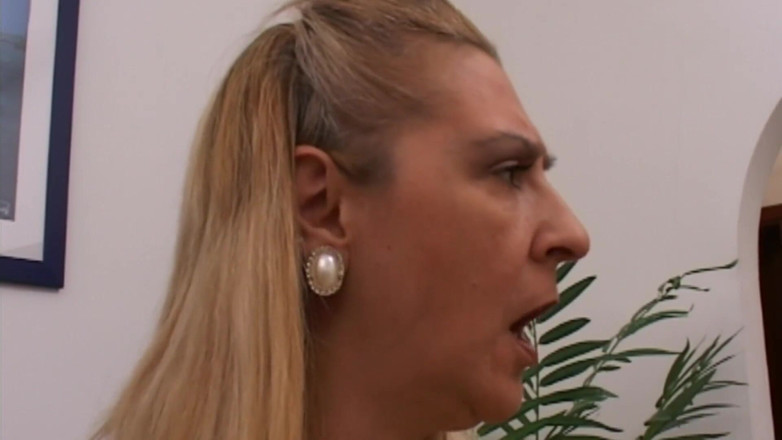 Milf in Love: A naughty stepmom noticed the swallen pants of her stepson