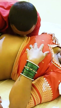 Hintli desi seksi yengenin ekstra evlilik ilişkisi, sert üçlü seks