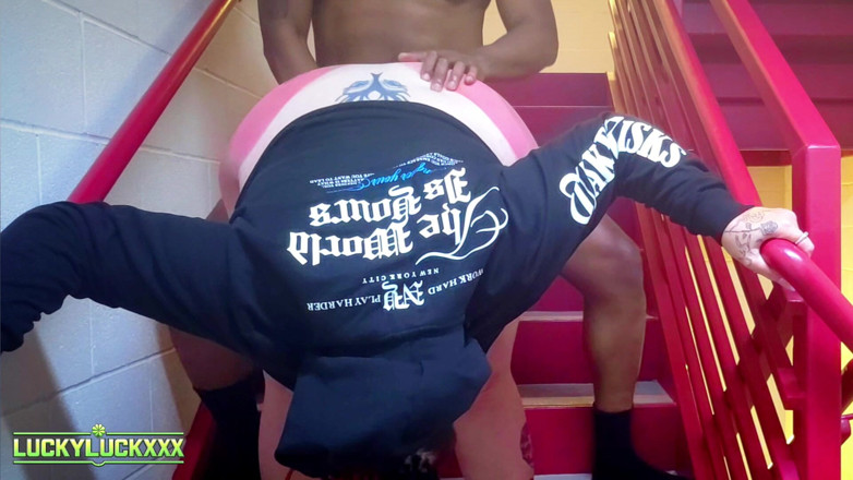 AmberLee: PAWG Take Stairwell Takeover