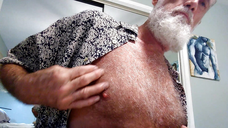 Mr hairy gardener: Sperma prostě pokračuje v stříkání