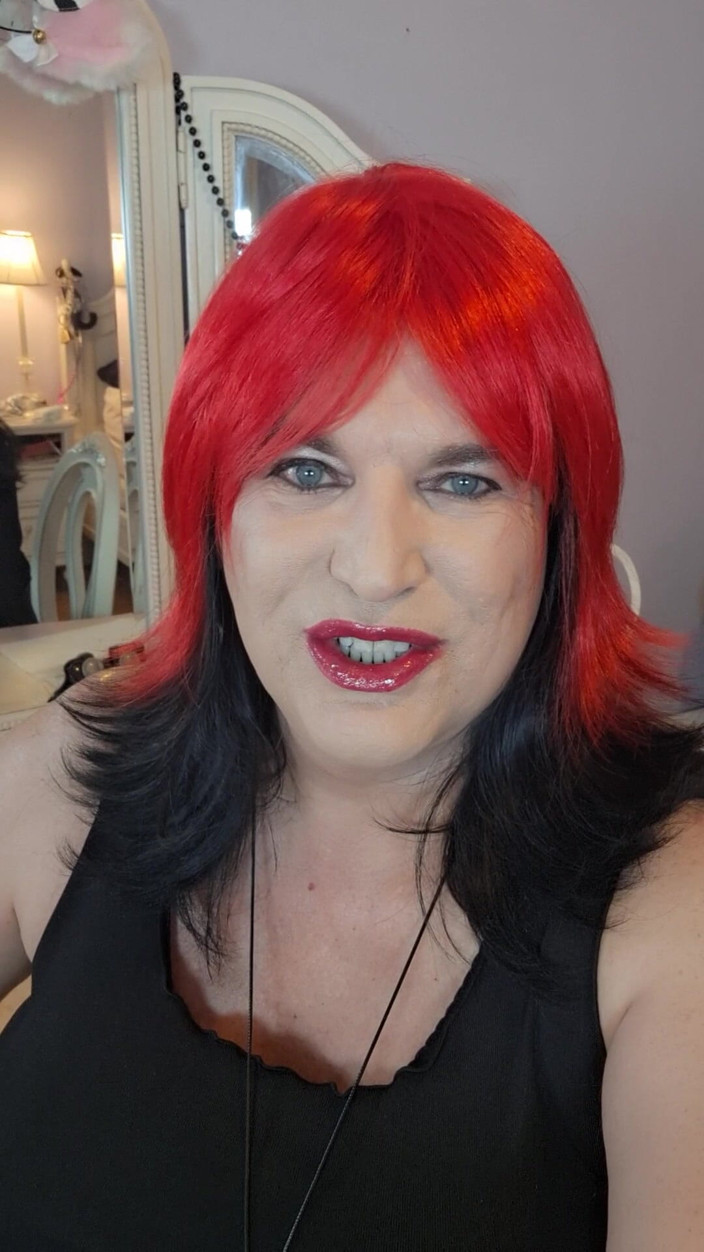 Victoria Lecherri: Do You Like My Lips?