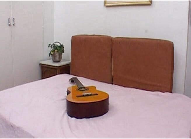 Chicks with Dix: La trans arrapa ed un giovane twink fanno sesso appassionato