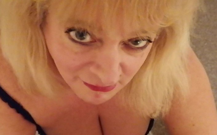 Nicola Hotwife: ニコラPOVフェラチオ