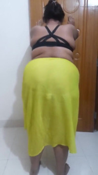 Step Mom Show Her Ass to Stepson Deshi Step Mom Hot Sex